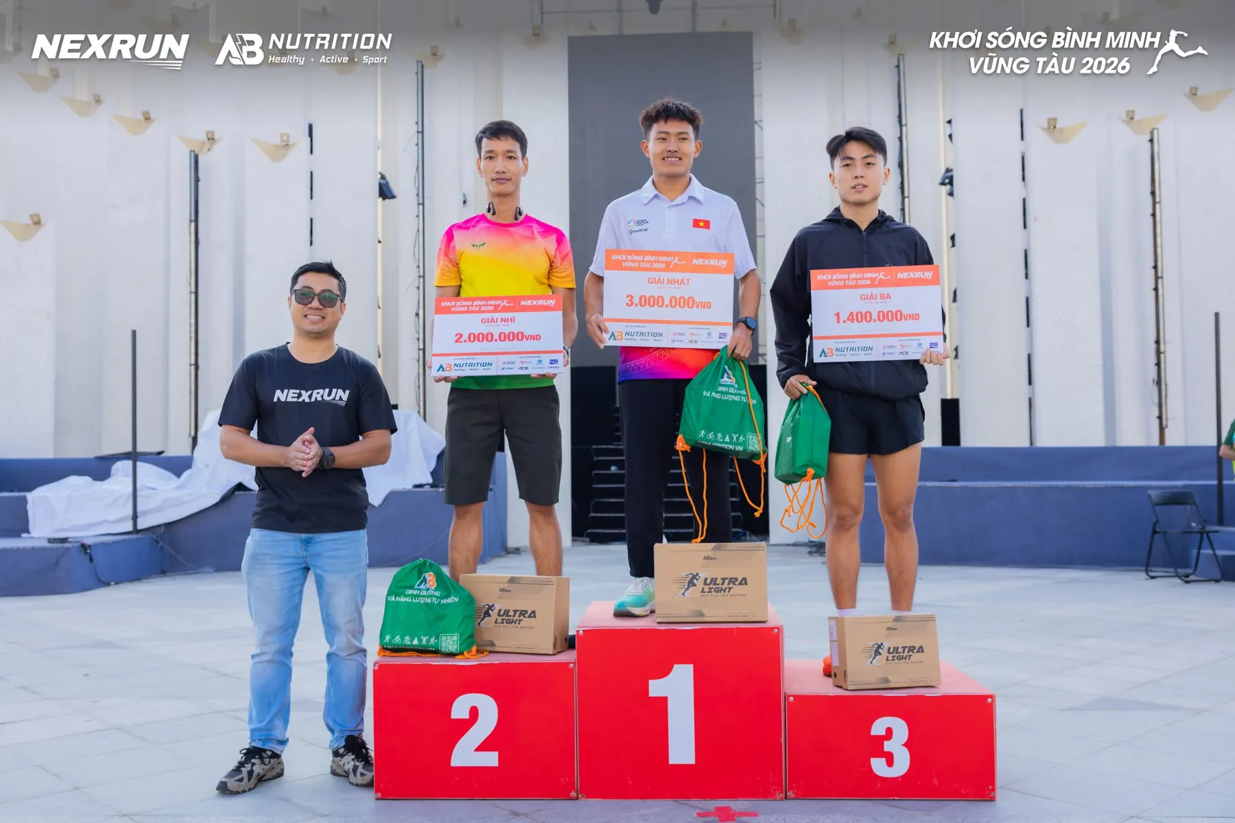 Khơi Sóng Bình Minh 2026 khép lại buổi sáng đầu năm bằng những bước chạy đầy năng lượng.