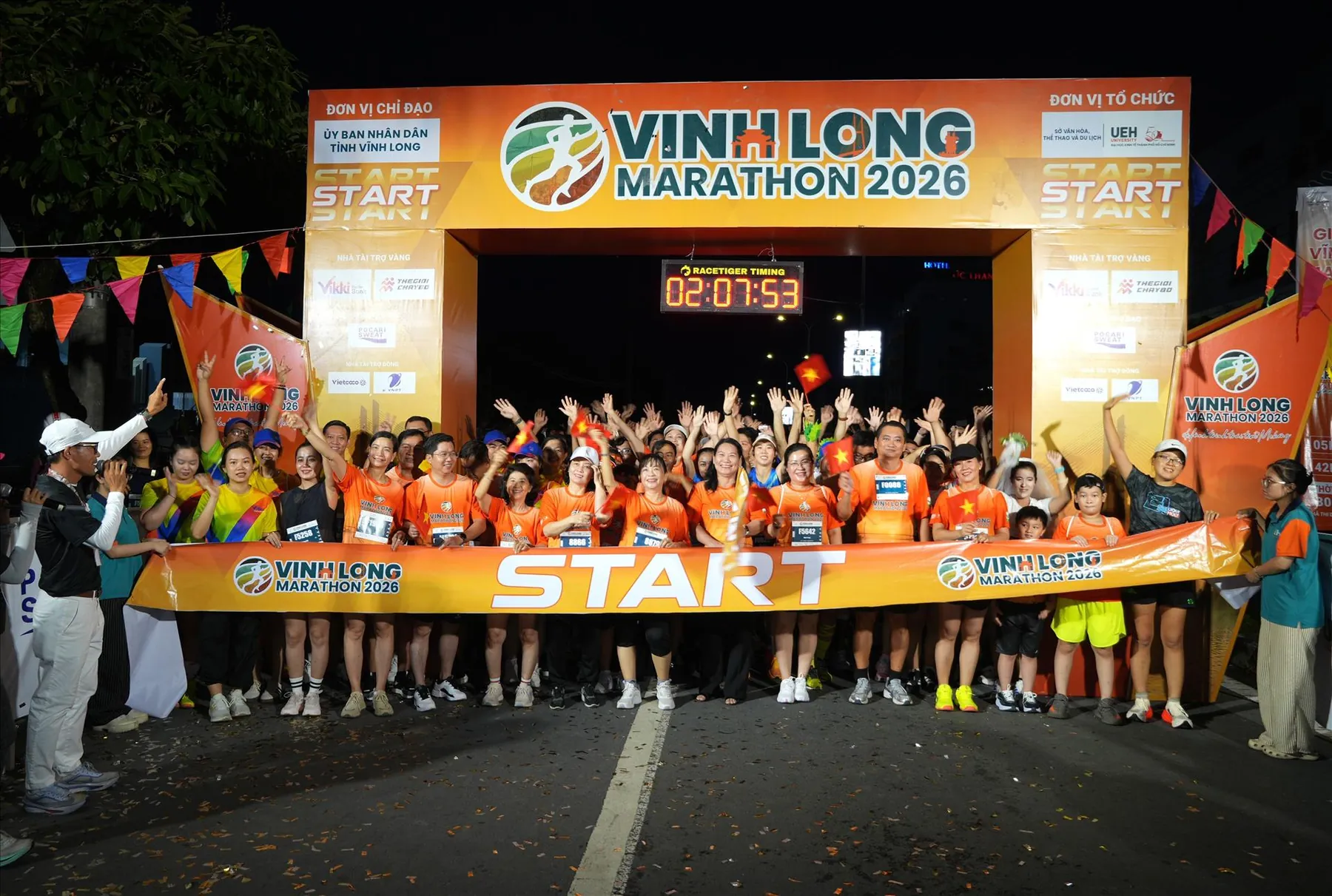 Vĩnh Long Marathon 2026 đưa hàng nghìn vận động viên cùng hội tụ trong hành trình kết nối với miền Tây.