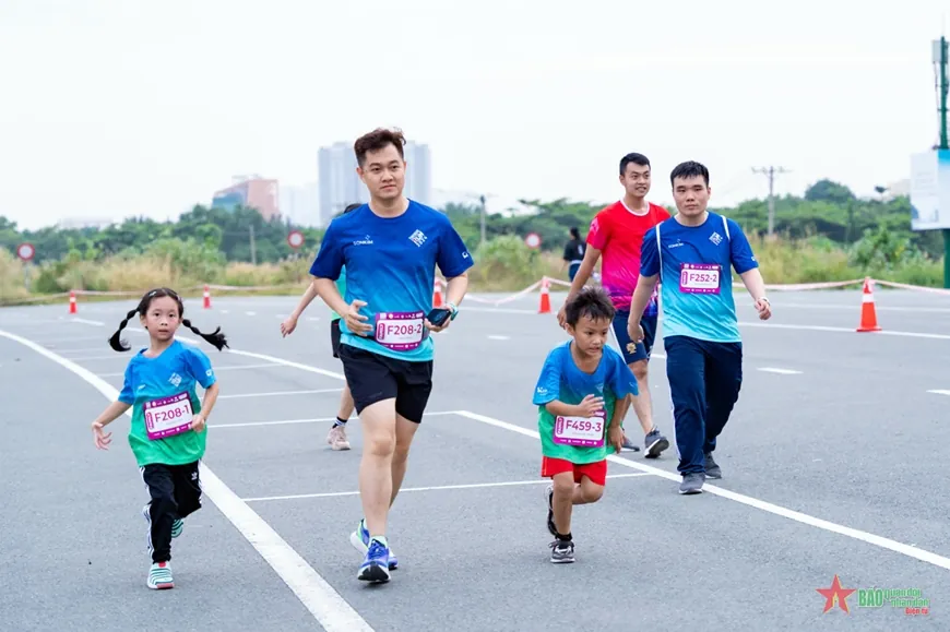 . Family Run và Charity Fun Run